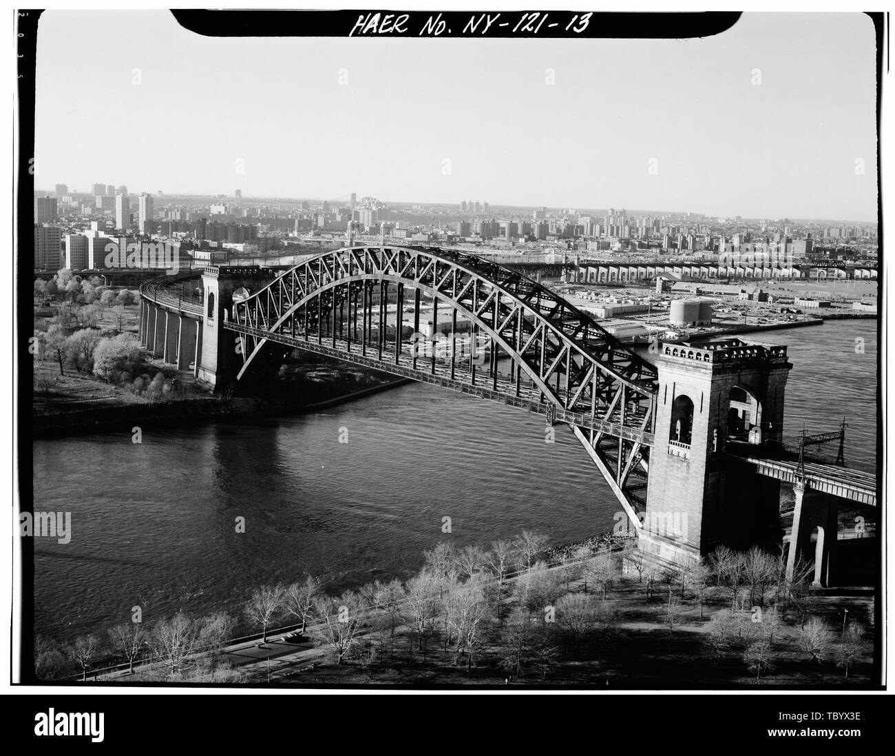 New York il collegamento di RR Hell Gate Bridge. Queens, Queens Co., NY. Sec. 4207, MP 7.29. (Vedere HAER n. NY88 per ulteriore documentazione su questo sito). A nord-est del corridoio ferroviario, Amtrak itinerario tra JerseyNew New York e nuovo Stato YorkConnecticut linee, New York New York County, NY Foto Stock