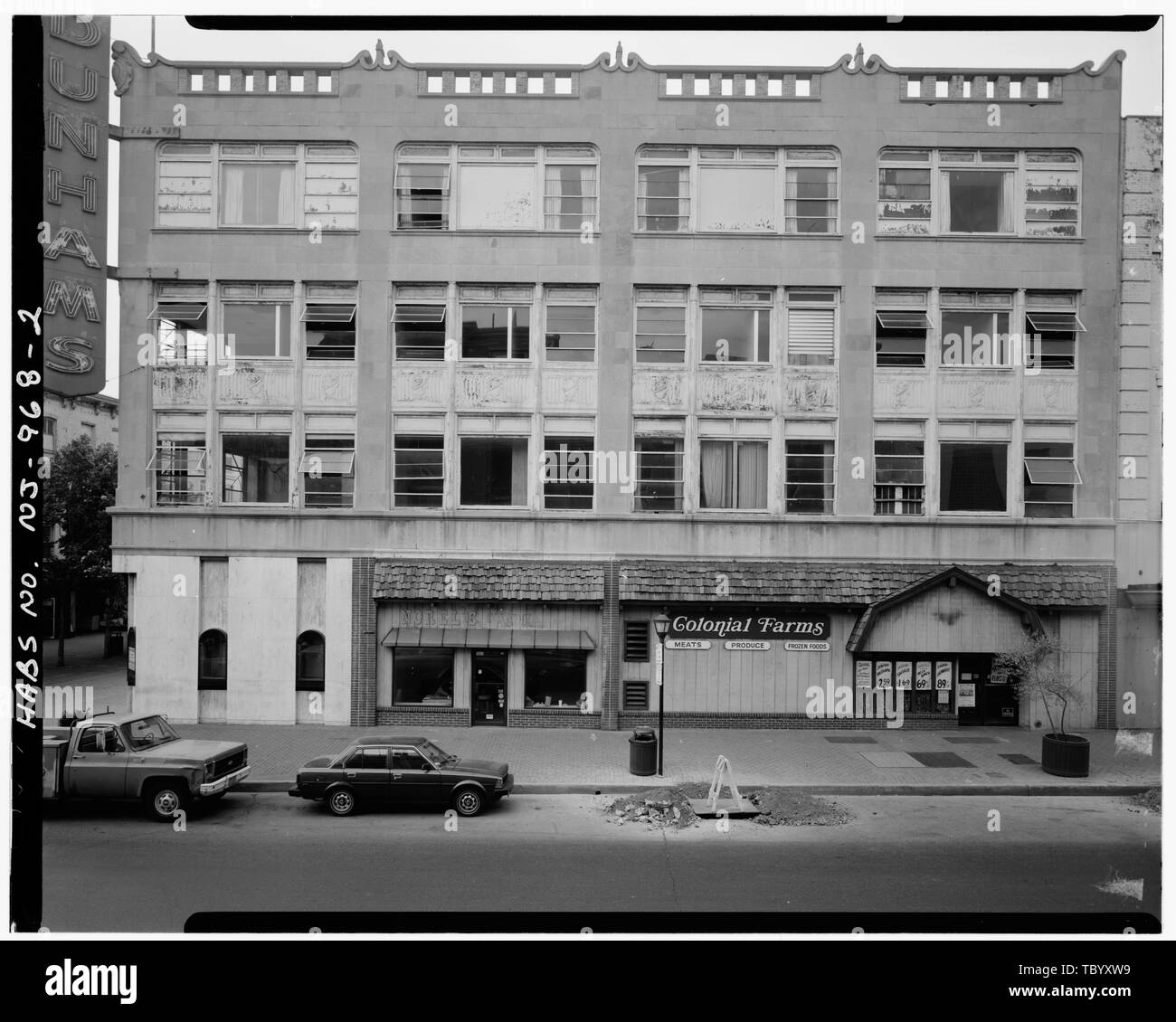 Nord Broad Street elevazione. Telecamera rivolta verso ovest. Wallach Edificio, 88 East State Street, Trenton, Mercer County, NJ Foto Stock