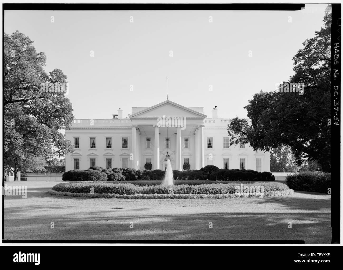 A nord la vista in elevazione di una completa elevazione, con fontana Casa Bianca, 1600 Pennsylvania Avenue, Northwest, Washington, Distretto di Columbia, DC Foto Stock
