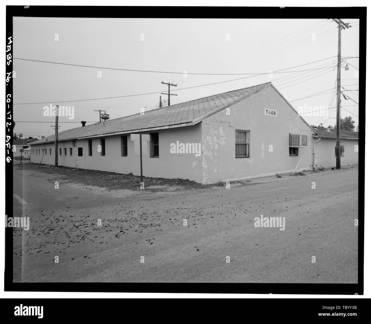 A nord e a ovest. Edificio 145 è più corto del edificio edificio di battuta 149 sul lato ovest. Fitzsimons General Hospital, falegname Shop Edificio, angolo sud-ovest del West ho Avenue, e Nord decimo Street, Aurora, Adams County, CO Foto Stock