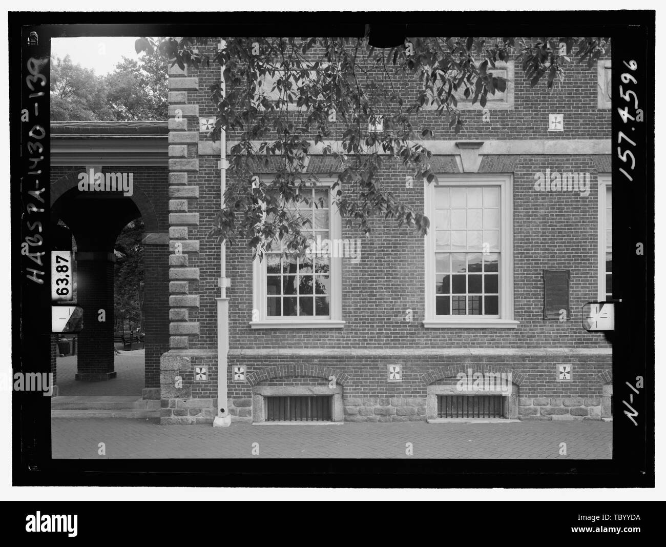 Elevazione del nord, lower east. Lastra di vetro numero stereopair PA1430139 LCHABSGS05N1 157.4569. A sinistra (stampata) Independence Hall Complex, Independence Hall, 500 Chestnut Street, Philadelphia, Contea di Philadelphia, PA Foto Stock