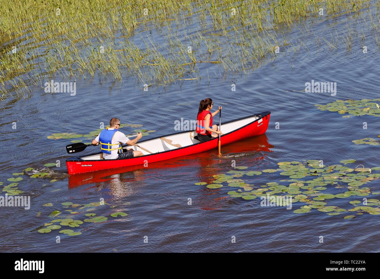 Quebec,Canada.un paio di canoa sui Mille Iles fiume in Terrebonne,Quebec. Foto Stock