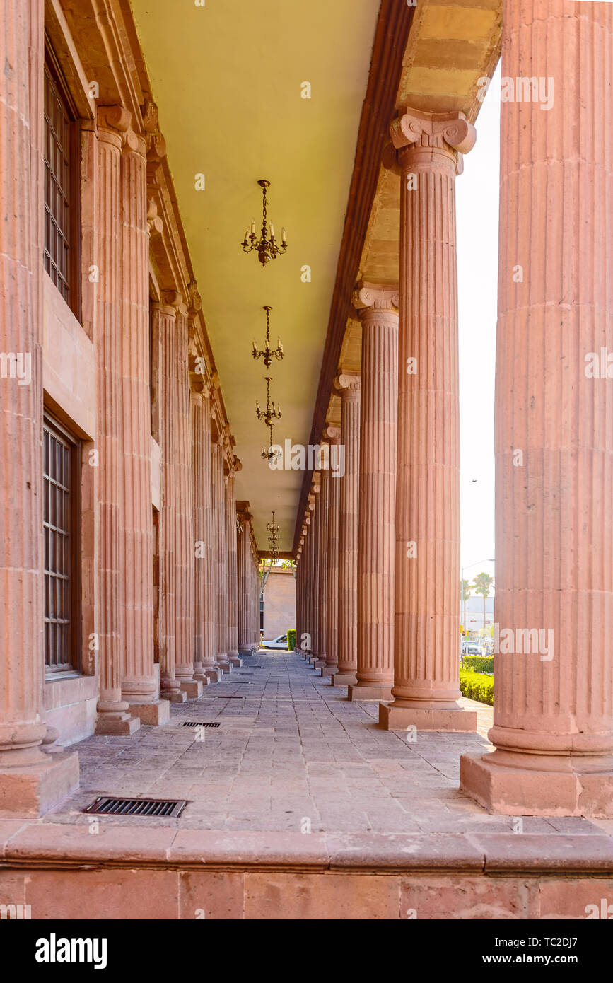 Palazzo dei Congressi a Saltillo, Messico. Situato in pieno centro a Saltillo, è una delle principali attrazioni turistiche della città. Foto Stock