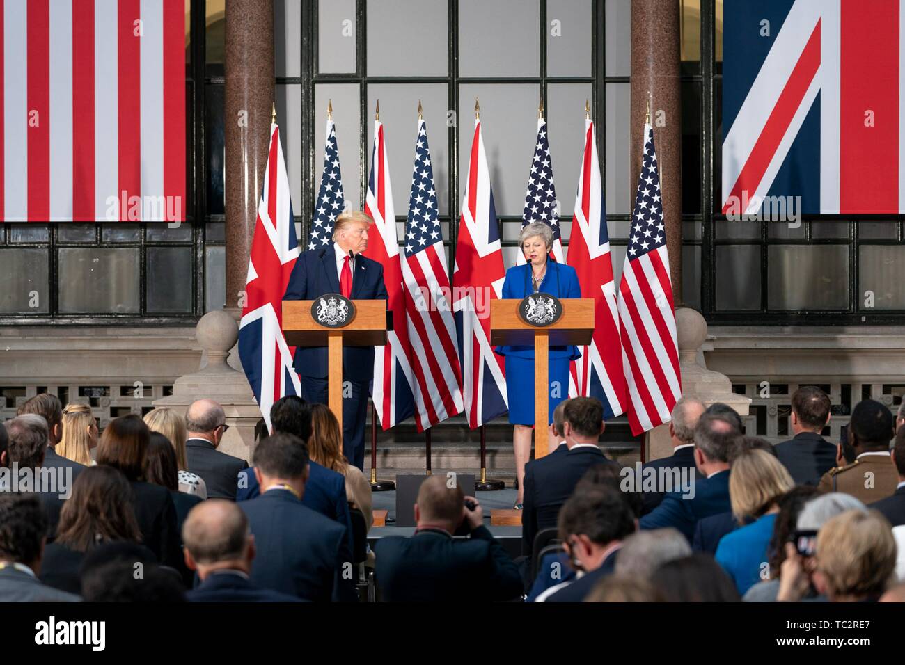 Londra, Regno Unito. 04 Giugno, 2019. U.S presidente Donald Trump e in uscita del primo ministro britannico Theresa Maggio tiene una conferenza stampa congiunta presso il Foreign & Commonwealth Office Giugno 4, 2019 a Londra, Inghilterra. Credito: Planetpix/Alamy Live News Foto Stock