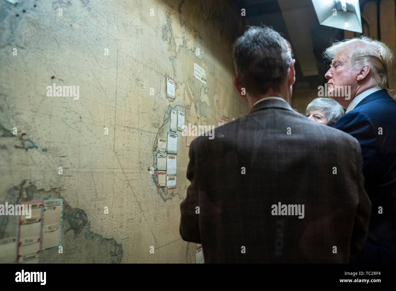 Londra, Regno Unito. 04 Giugno, 2019. U.S presidente Donald Trump e in uscita del primo ministro britannico Theresa Maggio tour il Churchill War Rooms Giugno 4, 2019 a Londra, Inghilterra. Credito: Planetpix/Alamy Live News Foto Stock