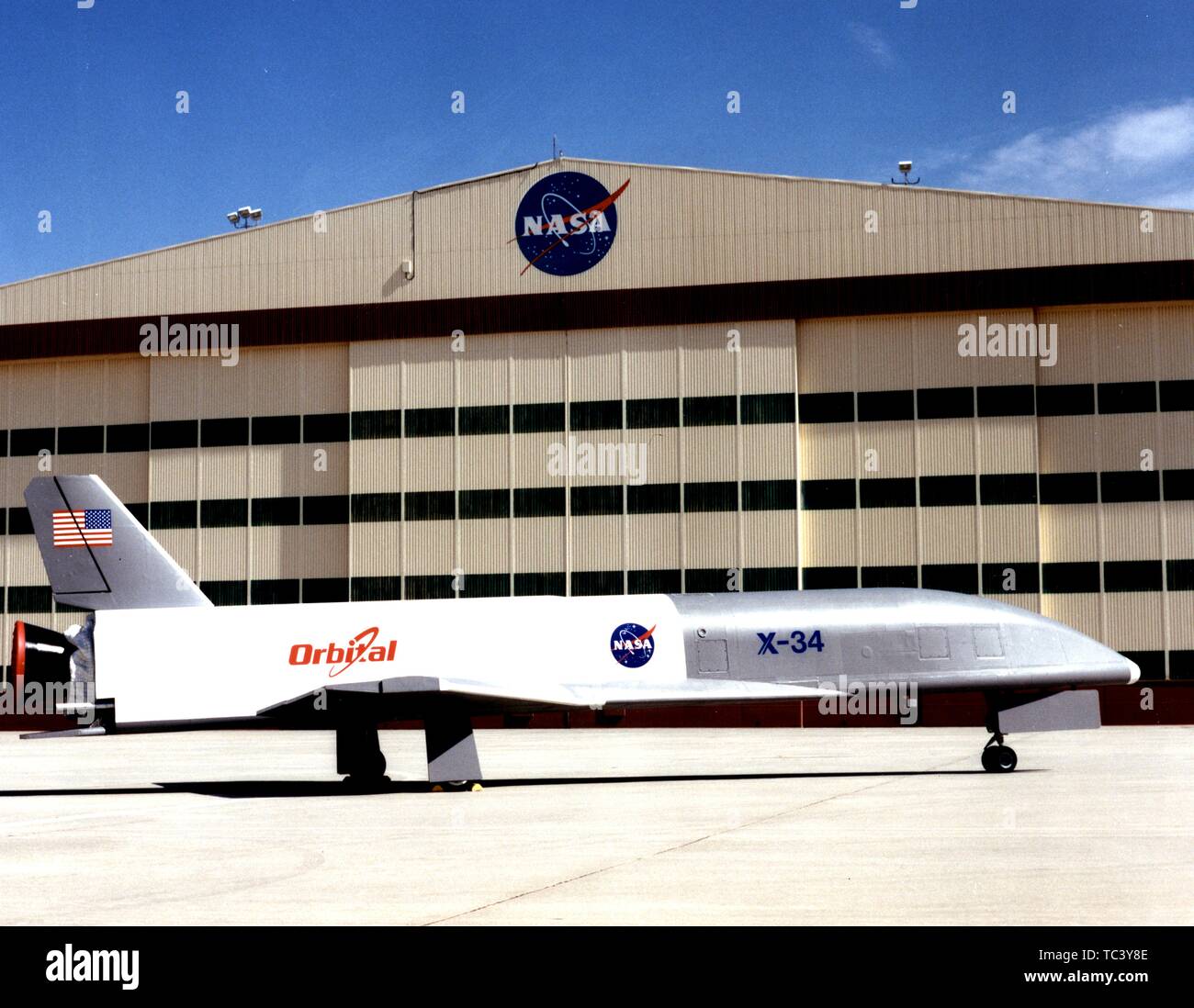 Vista dell'X-34 Tecnologia dimostratore banco di prova per il NASA Dryden Flight Research Center di Edwards, in California, il 16 aprile 1999. Immagine cortesia Nazionale Aeronautica e Spaziale Administration (NASA). () Foto Stock