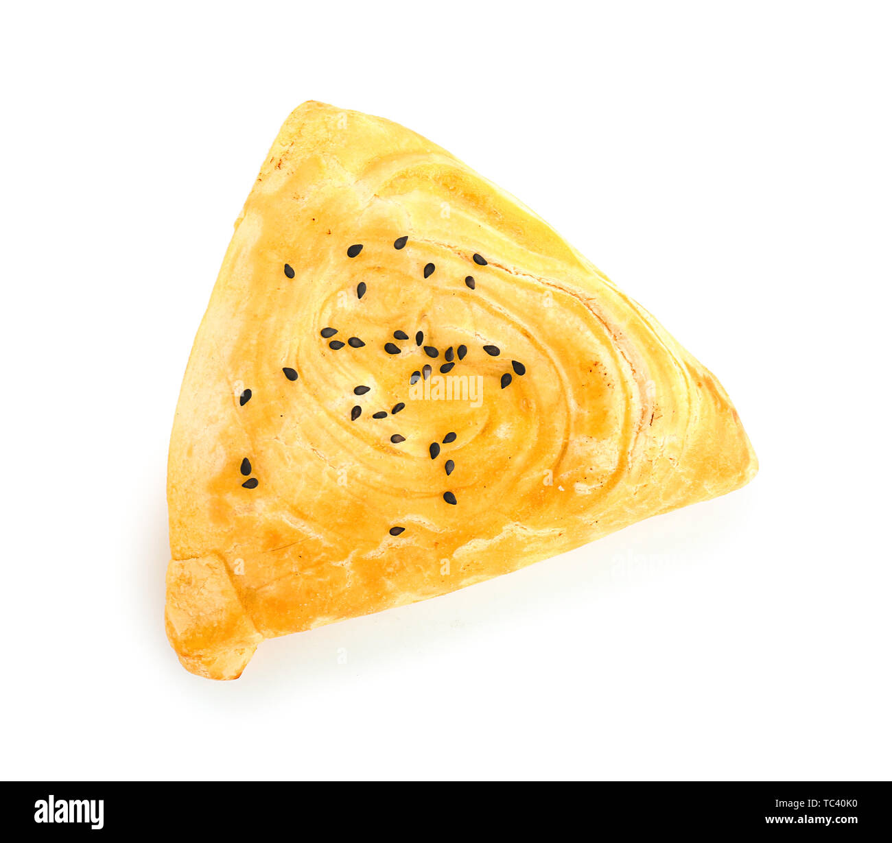 Deliziosi samosa su sfondo bianco Foto Stock