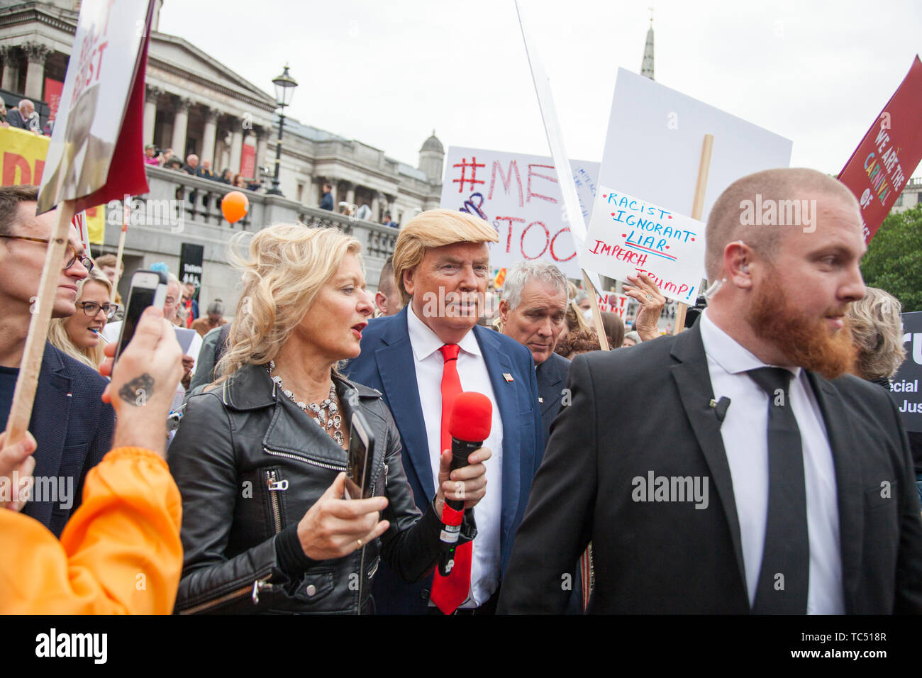 LONDON, Regno Unito - 4 Giugno 2019: Un Donald Trump lookalike in Trafalgar Square nel corso di una protesta politica Foto Stock
