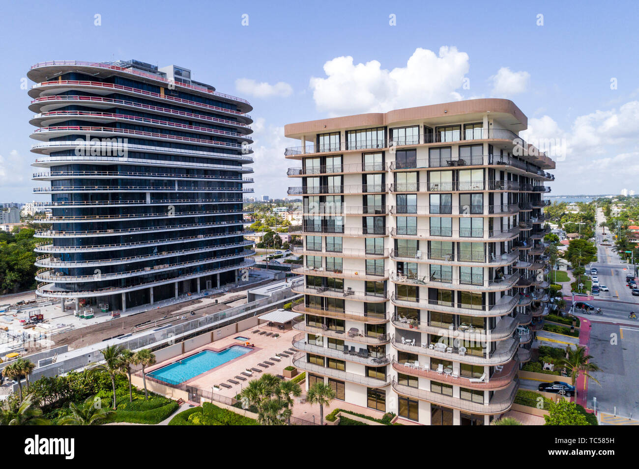 Miami Florida,Surfside,Oceanfront,condominio appartamenti residenziali edificio edifici alloggio, appartamenti, in costruzione Foto Stock