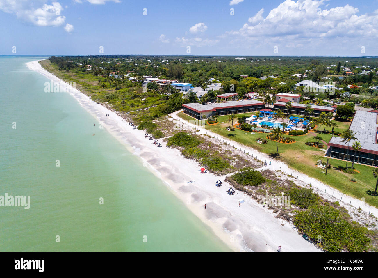 Sanibel Island Florida, spiaggia del Golfo del Messico, West Gulf Drive case resort hotel, West Wind Inn resort, hotel, vista aerea, FL190514d08 Foto Stock