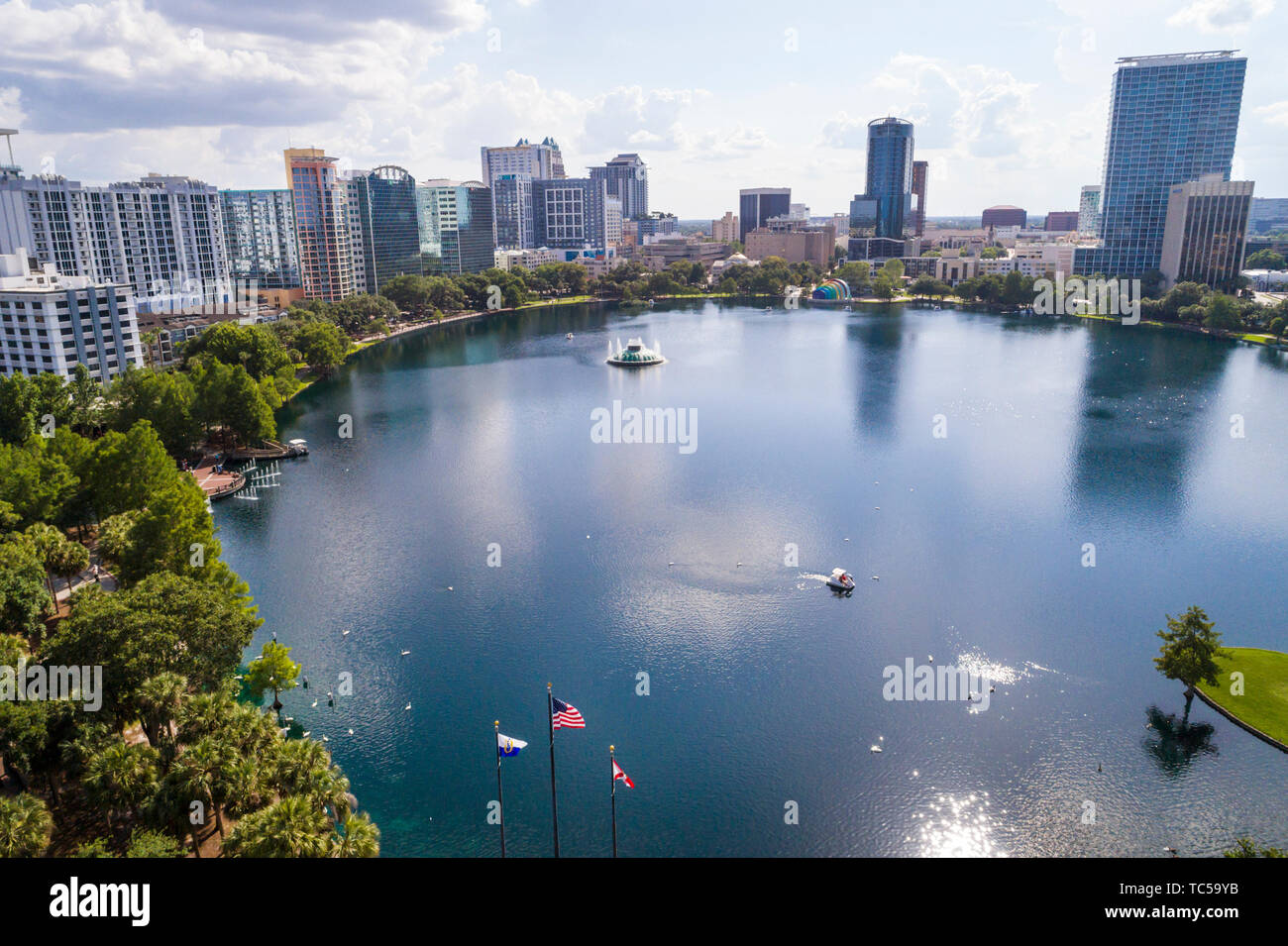 Orlando Florida,Lake Eola Park,skyline centro citta',grattacieli grattacieli in alto edificio edifici uffici residenziali,condominio resi Foto Stock