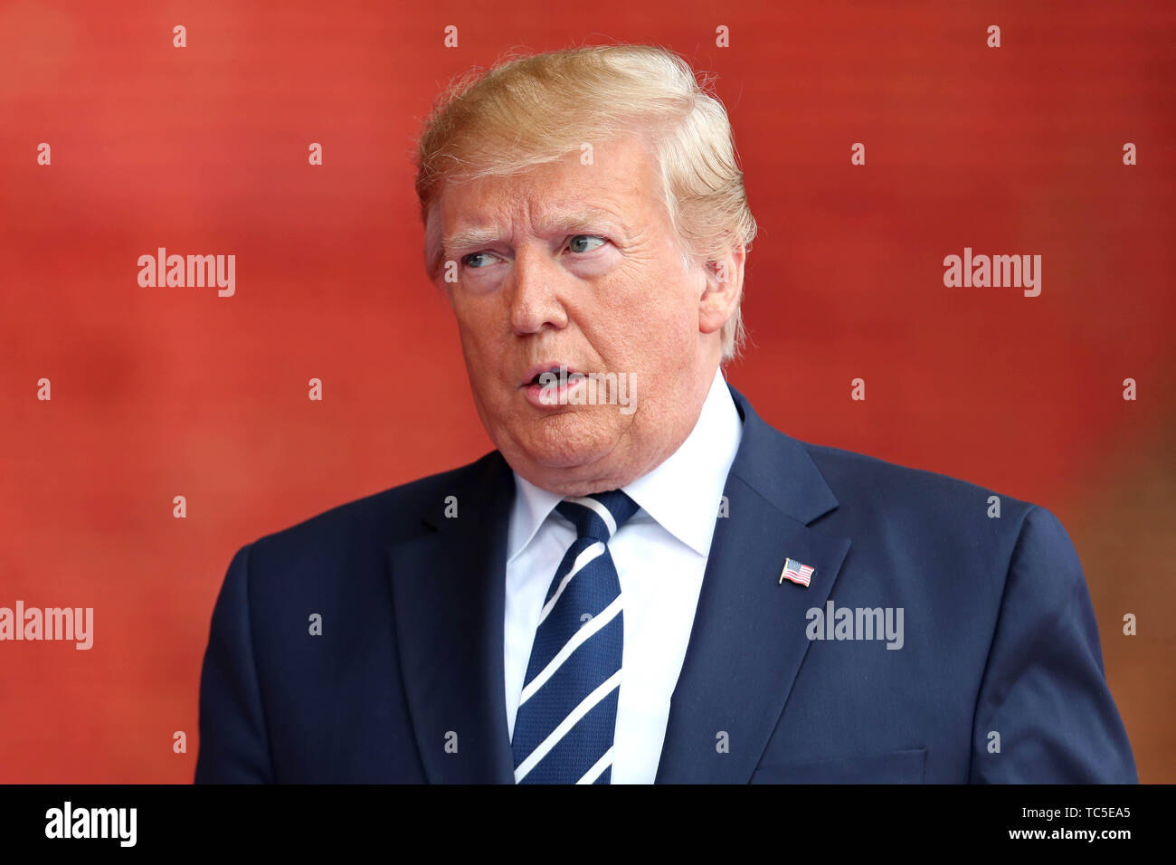 Il presidente statunitense Donald Trump durante le commemorazioni per il settantacinquesimo anniversario dello sbarco in Normandia a Southsea comune, Portsmouth. Foto Stock