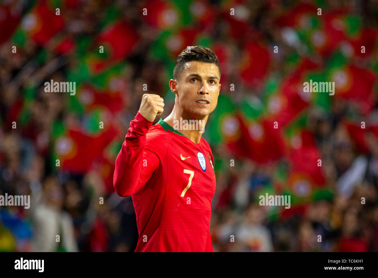 Porto, Portogallo. 05 Giugno, 2019. Il Portogallo player Cristiano Ronaldo celebra il secondo obiettivo durante la UEFA Nazioni League finali al Dragon Stadium di Porto, Portogallo. ( Portogallo 3:1 Svizzera ) Credito: SOPA Immagini limitata/Alamy Live News Foto Stock