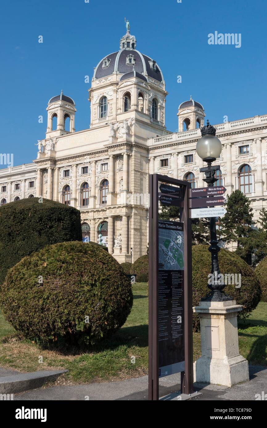 Maria Theresien Platz e il Museo di Storia Naturale di Vienna. Foto Stock
