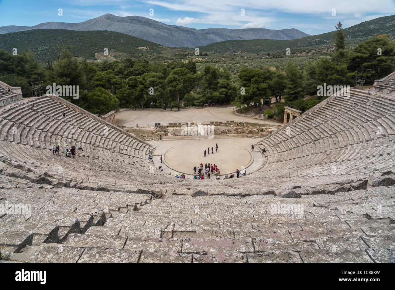 Imponente anfiteatro al Santuario di Asclepio a Epidauro Grecia Foto Stock