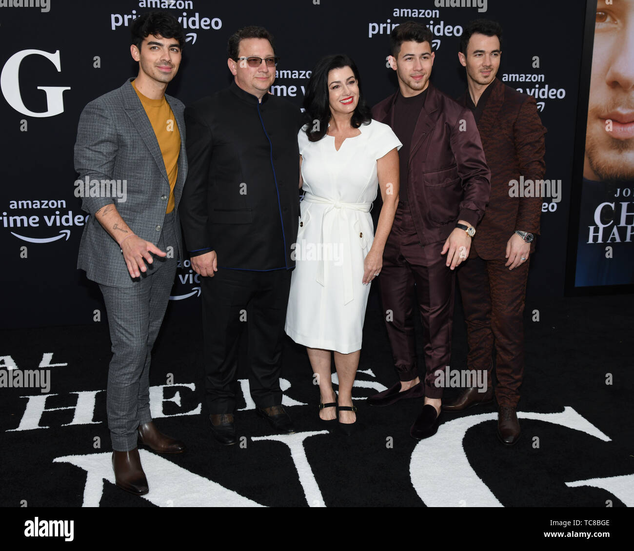3 giugno 2019 - California, Stati Uniti - 02 Giugno 2019 - Westwood Village, California - Joe Jonas, Paul Kevin Jonas Sr, Denise Miller-Jonas, Nick Jonas, Kevin Jonas. La perfezione del Amazon Video ''a caccia di felicità " Los Angeles Premiere detenute al Regency Village Bruin Theatre. Photo credit: Billy Bennight/AdMedia (credito Immagine: © Billy Bennight/AdMedia via ZUMA filo) Foto Stock