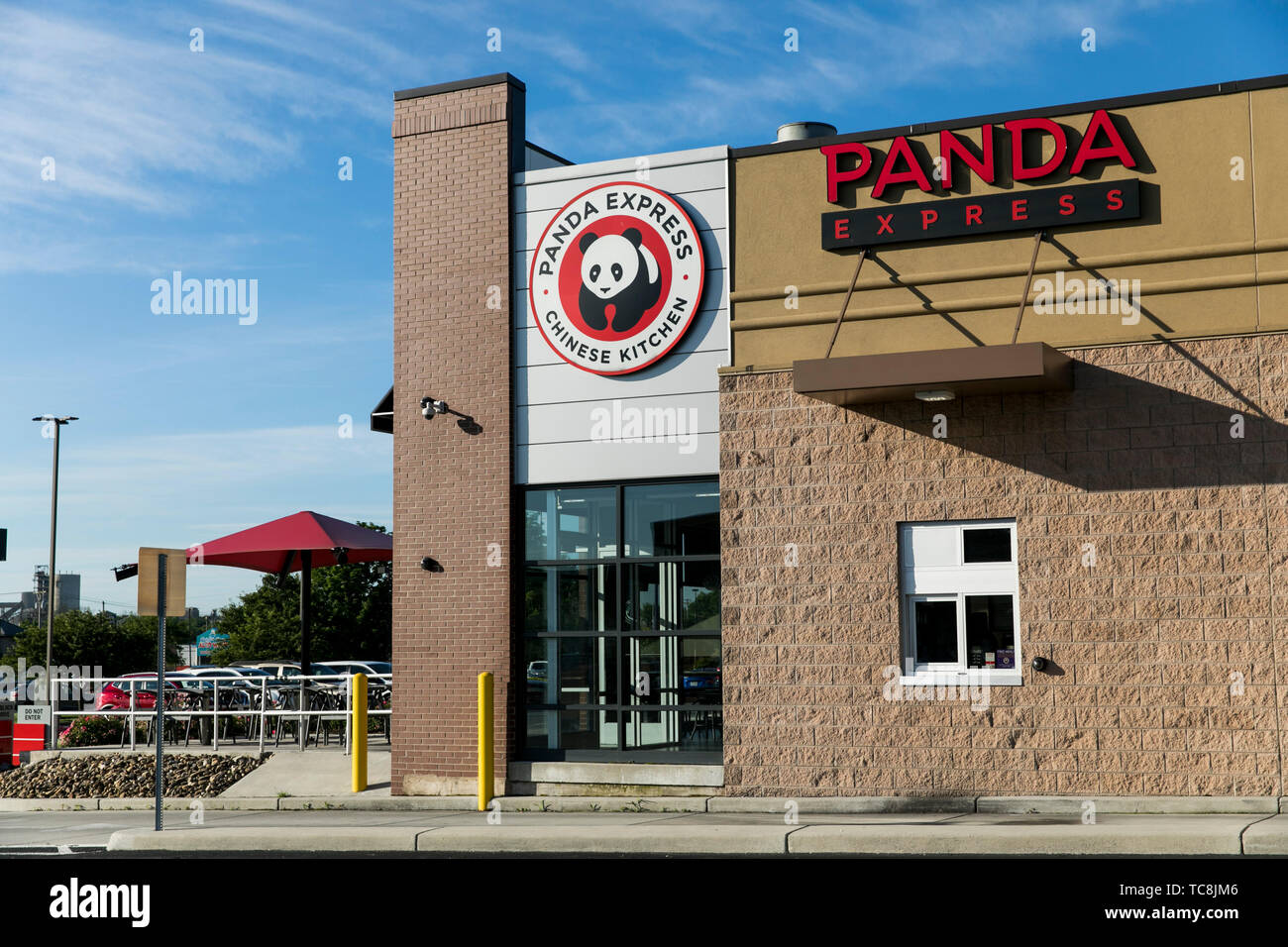 Un logo segno esterno di una Panda Express fast food ristorante posizione in Martinsburg, West Virginia il 4 giugno 2019. Foto Stock