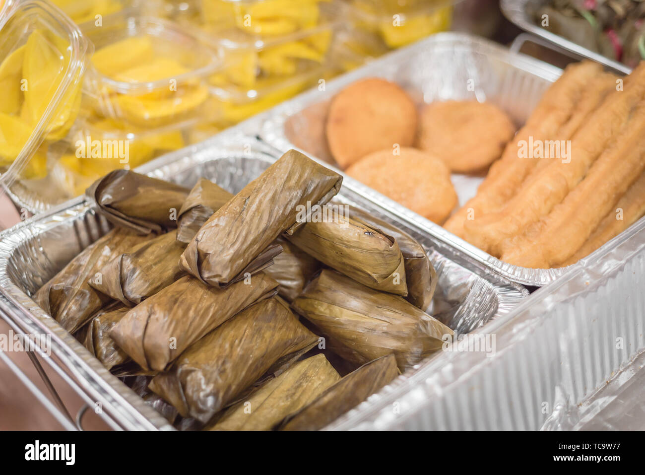 Il vietnamita tradizionale torta al mercato asiatico in America Foto Stock