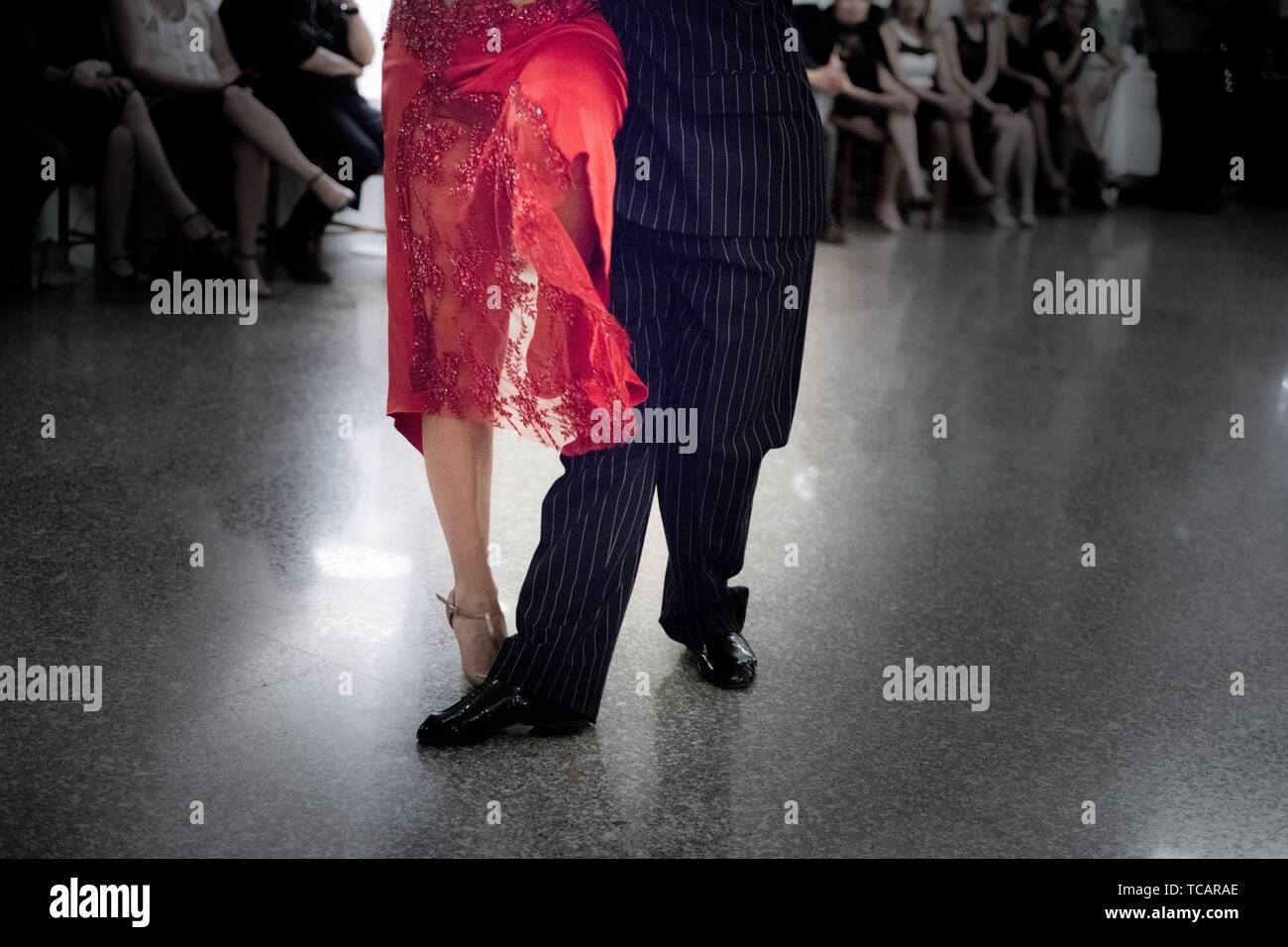 Ballerino di tango immagini e fotografie stock ad alta risoluzione - Alamy