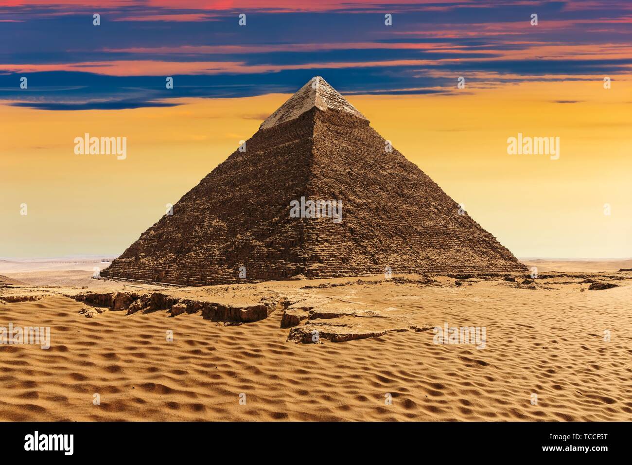La piramide di Khafre, bella vista al tramonto. Foto Stock