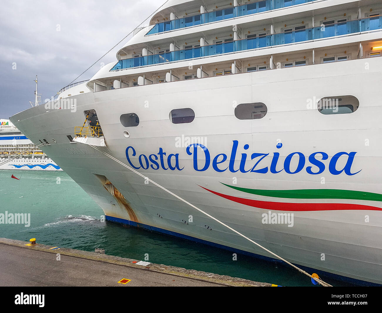 Venezia, Italia - 27 ottobre 2018: Vista di prua di Costa Deliziosa nave da  crociera Foto stock - Alamy