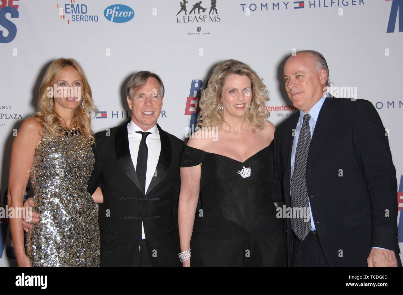 LOS ANGELES, CA. Aprile 14, 2007: Tommy Hilfiger & Dee Ocleppo & Nancy Davis & Ken Rickel in occasione della quattordicesima gara annuale per cancellare MS gala allo Hyatt Regency Century Plaza di Los Angeles. © 2007 Paul Smith / Featureflash Foto Stock