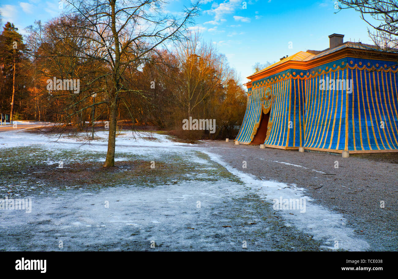 Sultan's rame tende in inverno a sunrise, Haga Park (Hagaparken), Solna, Stoccolma, Svezia e Scandinavia Foto Stock