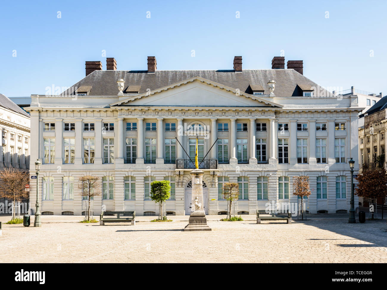Vista anteriore dell'ufficio di gabinetto del ministro fiammingo-presidente sulla la piazza dei Martiri nel centro storico di Bruxelles, Belgio. Foto Stock