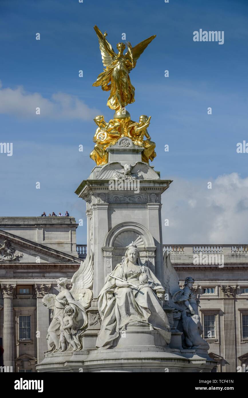 Queen Victoria Memorial di fronte a Buckingham Palace, City of Westminster, Londra, Inghilterra, Gran Bretagna Foto Stock