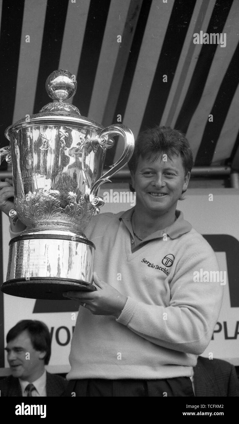 Ian Woosnam vince la Suntory World Matchplay Golf Championship nel 1990 di Wentworth Club. Foto di Tony Henshaw Foto Stock