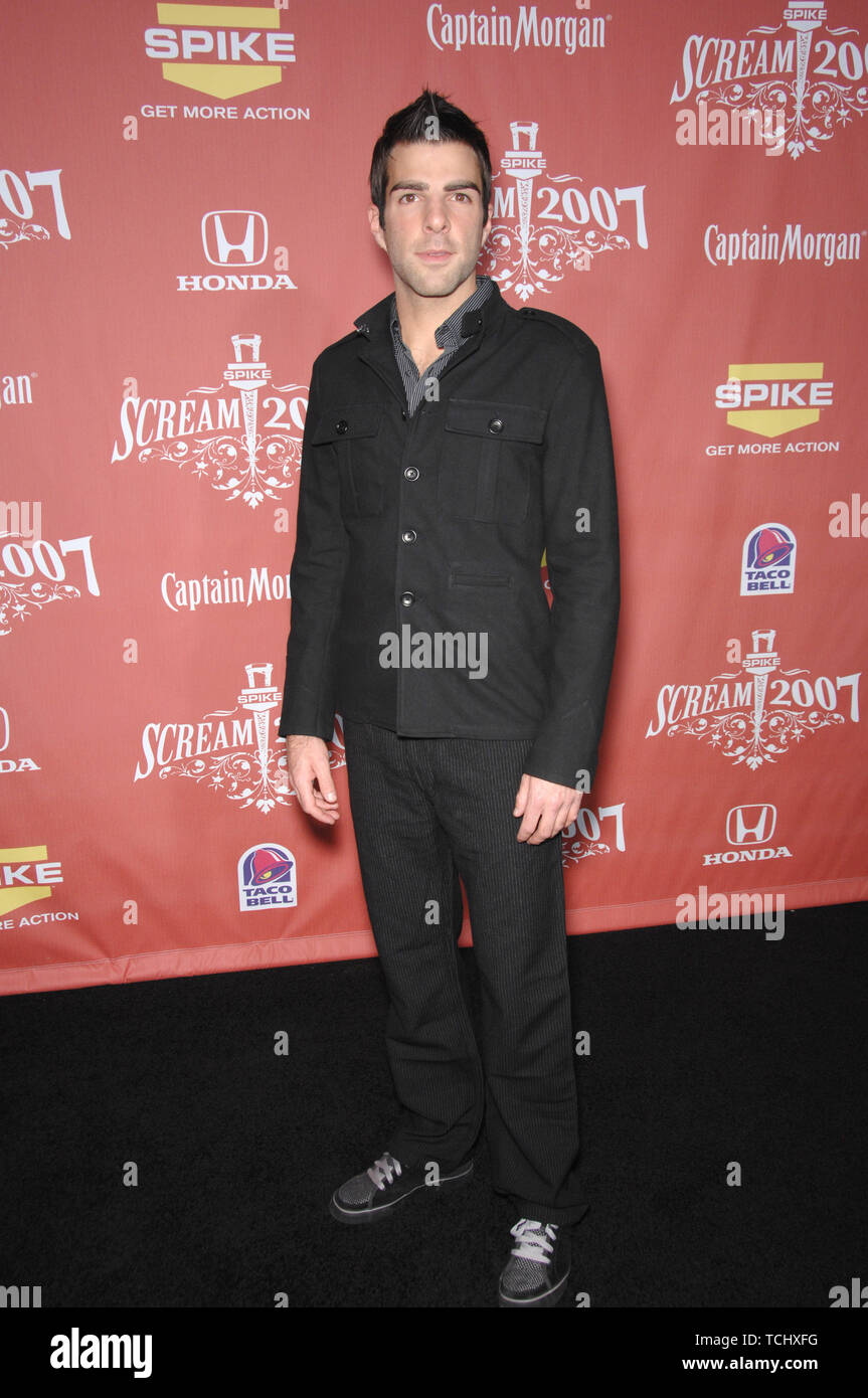 LOS ANGELES, CA. Ottobre 20, 2007: Zachary Quinto a Spike TV 'Scream" 2007 Awards. © 2007 Paul Smith / Featureflash Foto Stock