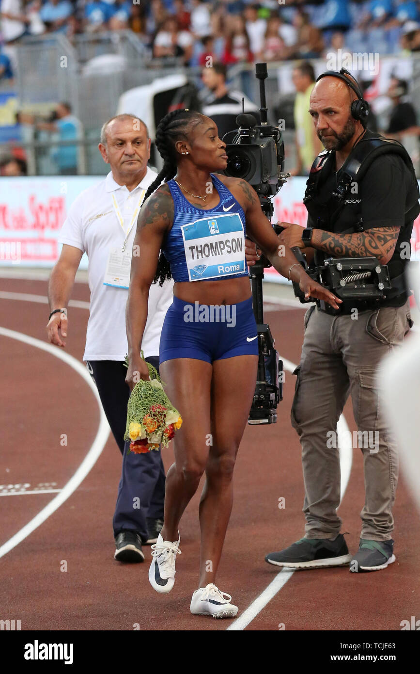 Roma, Italia - Jun 06: Elaine Thompson momenti dopo la sua vittoria nelle Donne 100m evento durante la IAAF Diamond League 2019 Golden Gala Pietro Mennea in R Foto Stock