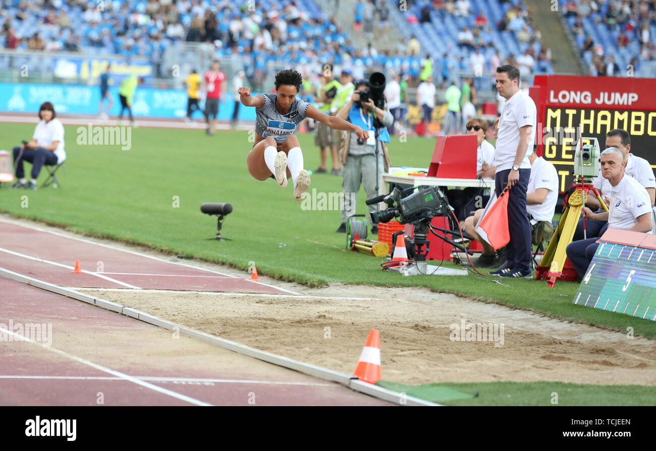 Roma, Italia - Jun 06: Malaika Mihambo di Germania compete in Donne Salto in lungo evento durante la IAAF Diamond League 2019 Golden Gala Pietro Mennea ho Foto Stock