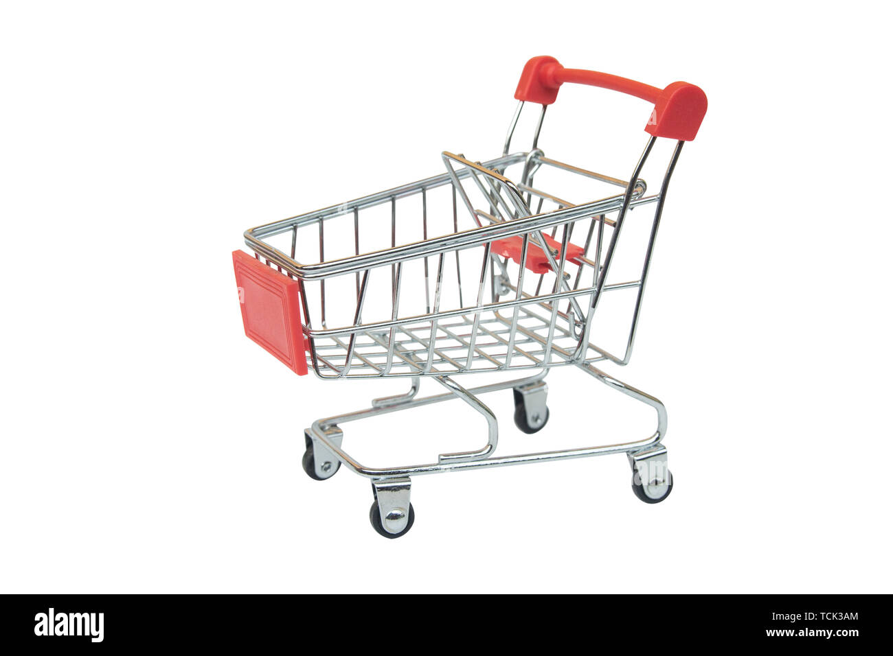 Red carrello per supermercati isolato su sfondo bianco con tracciato di ritaglio Foto Stock