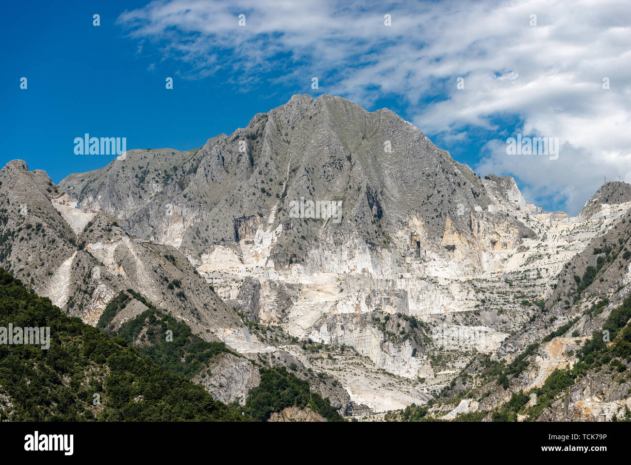 Alpi Apuane in Italia con il famoso marmo bianco di Carrara, Toscana, Europa Foto Stock