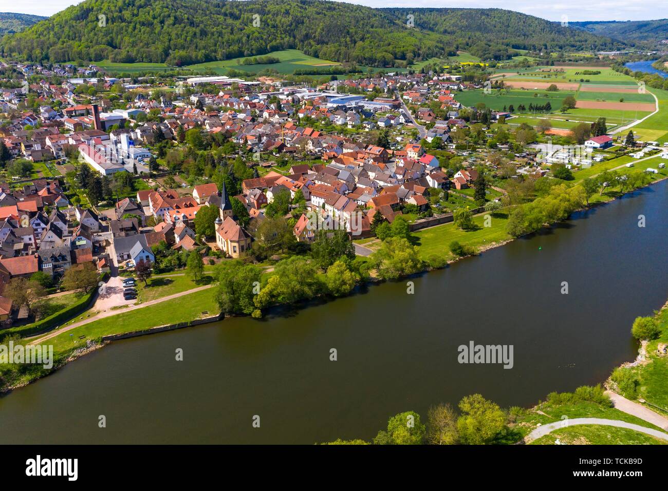 Foto aerea, vista di Kleinnheubach e Grossheubach con Lowenstein Castello, Miltenberg am Main, bassa Franconia, Baviera, Germania Foto Stock
