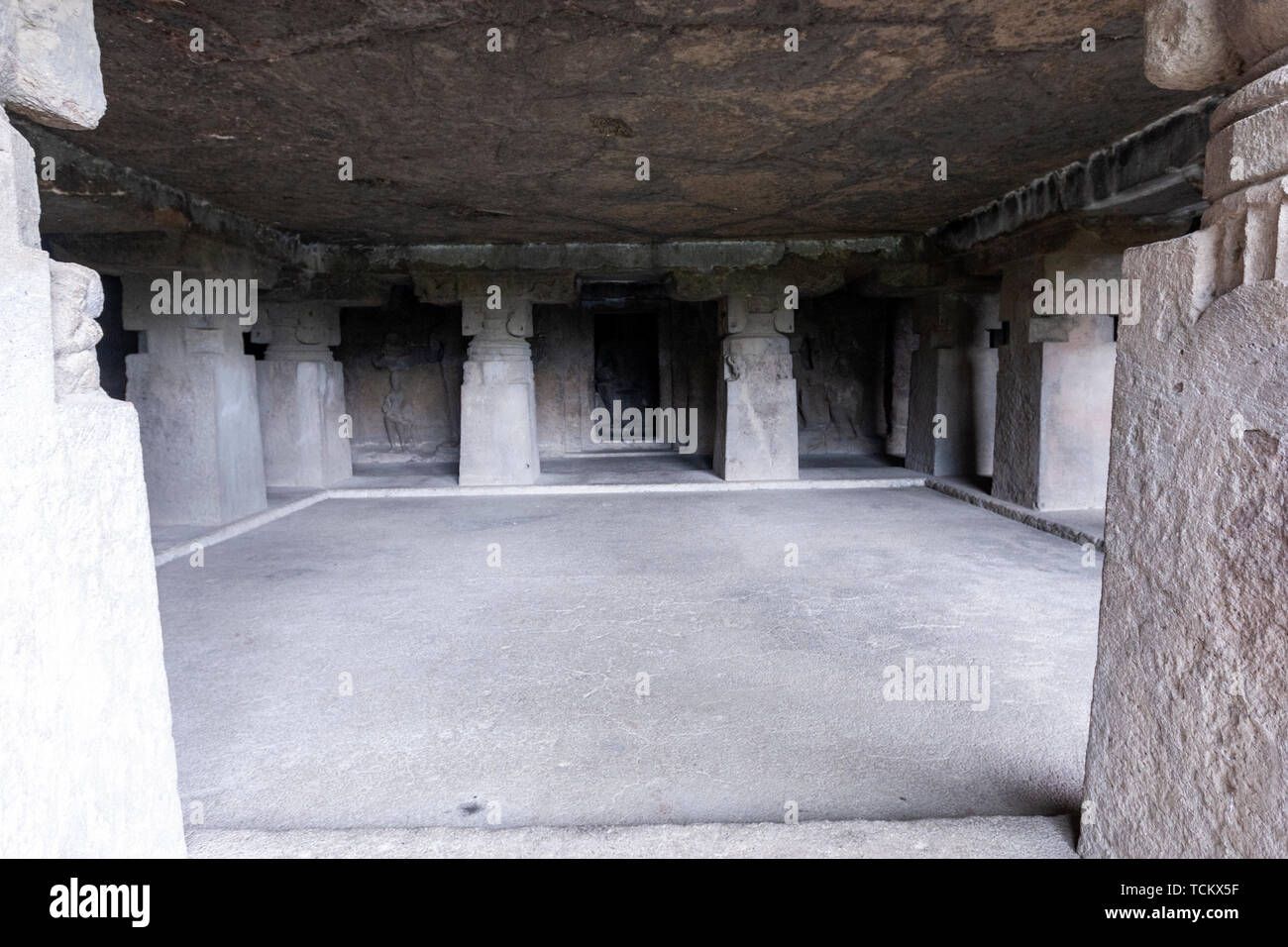 Grotta 3, Grotte di Ellora, rock-cut-monastero grotta del tempio, Aurangabad distretto di Maharashtra, India. Foto Stock