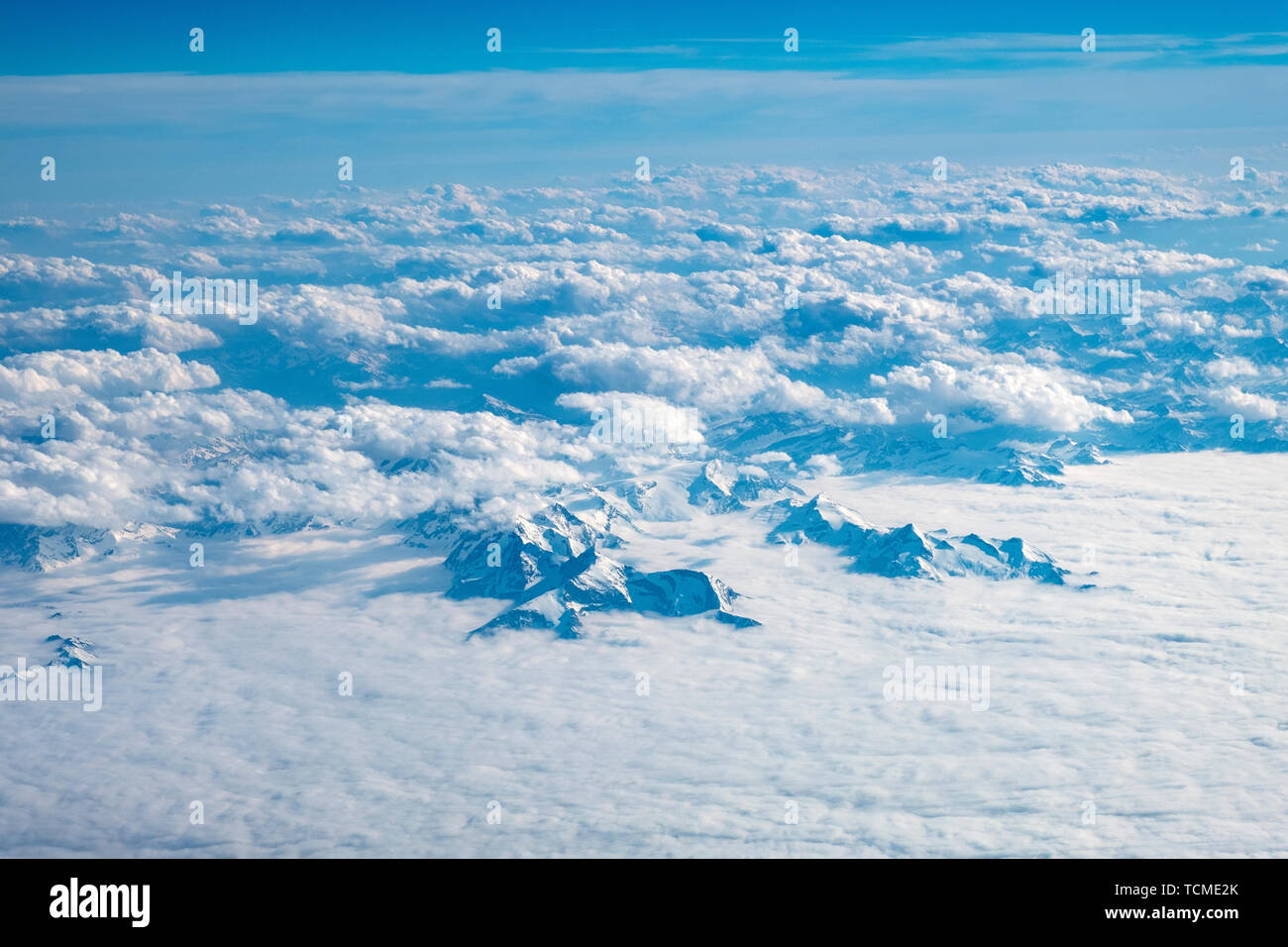 Vista aerea delle Alpi mountain range. Foto Stock