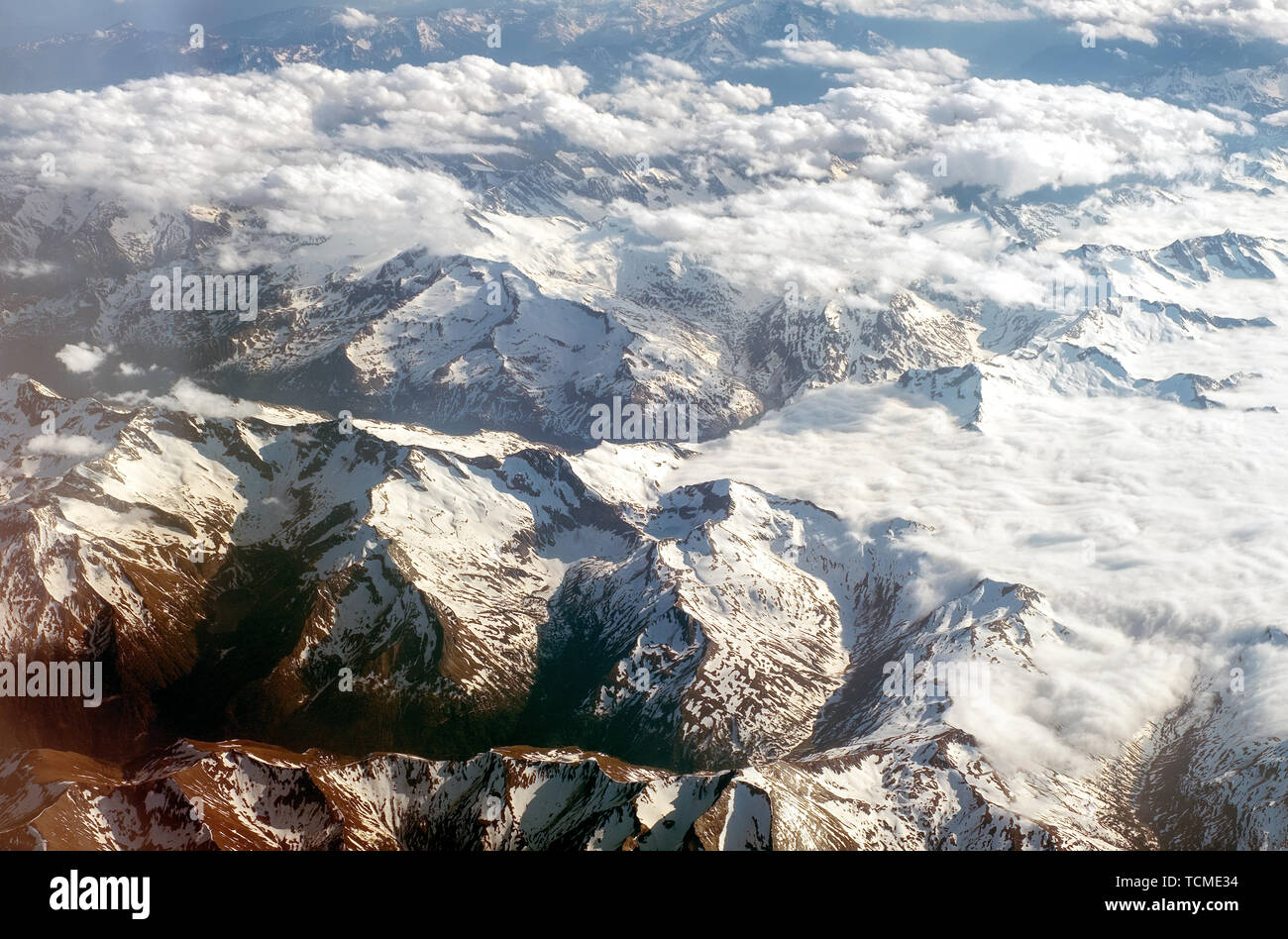 Vista aerea delle Alpi mountain range. Foto Stock