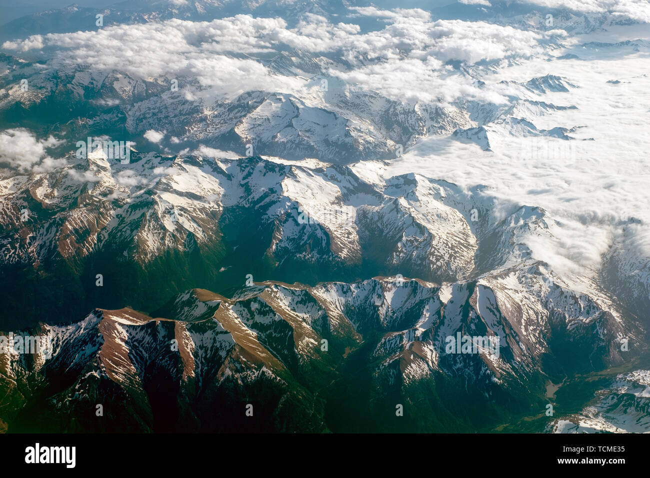 Vista aerea delle Alpi mountain range. Foto Stock