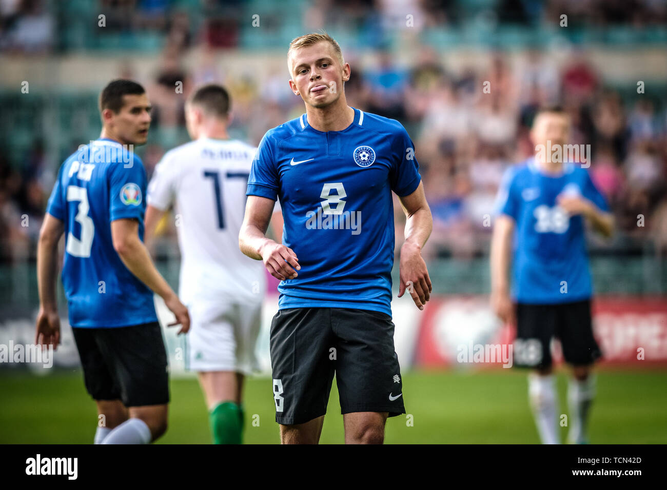 Tallinn, Estonia. Il giorno 08 Giugno, 2019. Vlasiy Sinyavskiy (8) visto durante l'Euro 2020 qualificatori gioco tra Estonia e Irlanda del Nord a Tallinn. (Punteggio finale; Estonia 1:2 Irlanda del Nord) Credito: SOPA Immagini limitata/Alamy Live News Foto Stock