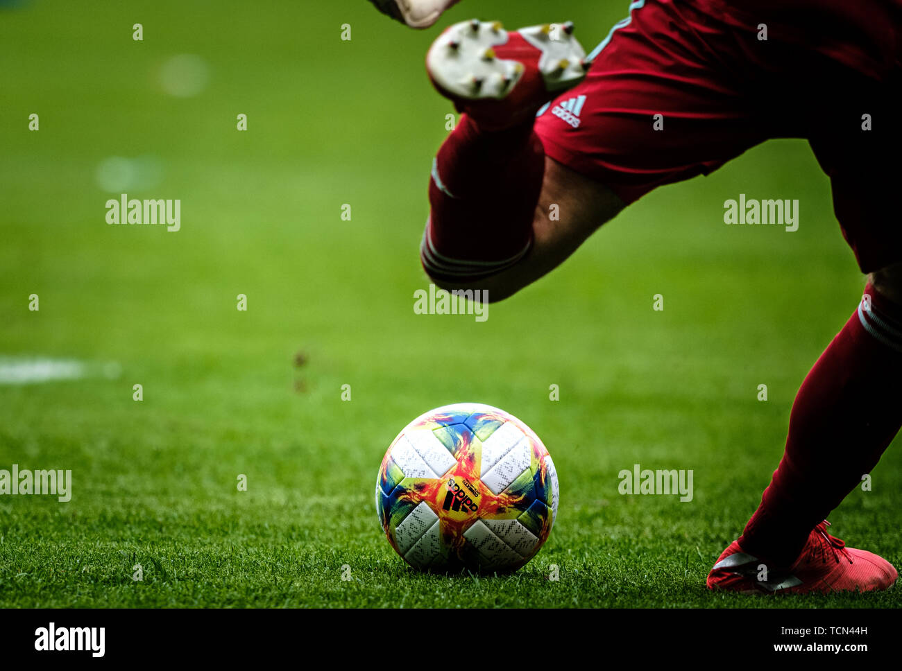 Tallinn, Estonia. Il giorno 08 Giugno, 2019. Adidas palla visto durante l'Euro 2020 qualificatori gioco tra Estonia e Irlanda del Nord a Tallinn. (Punteggio finale; Estonia 1:2 Irlanda del Nord) Credito: SOPA Immagini limitata/Alamy Live News Foto Stock