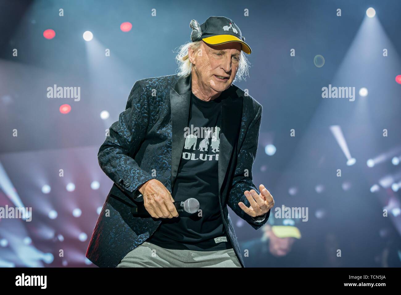 Berlino, Deutschland. 07Th Giugno, 2019. 07.06.2019, Otto Waalkes come ospite di Udo Lindenberg, il culto tedesco cantante, musicista, compositore, panico rocker, scrittore e pittore sul LIVE 2019 tour in con lo Mercedes-Benz-Arena di Berlino. | Utilizzo di credito in tutto il mondo: dpa/Alamy Live News Foto Stock