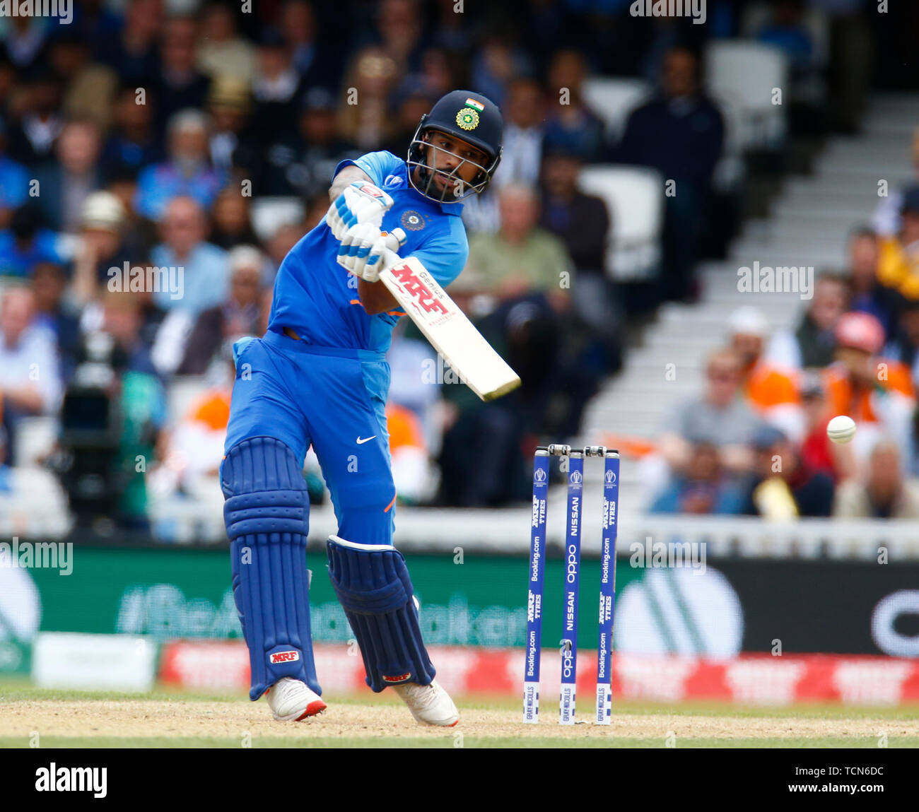 Londra, Regno Unito. 09 Giugno, 2019. Londra, Inghilterra. 09 giugno: Shikhar Dhawan dell India durante la ICC Cricket World Cup fra India e Australia al ovale Stadium il 09 giugno 2019 a Londra, Inghilterra. Credit: Azione Foto Sport/Alamy Live News Foto Stock