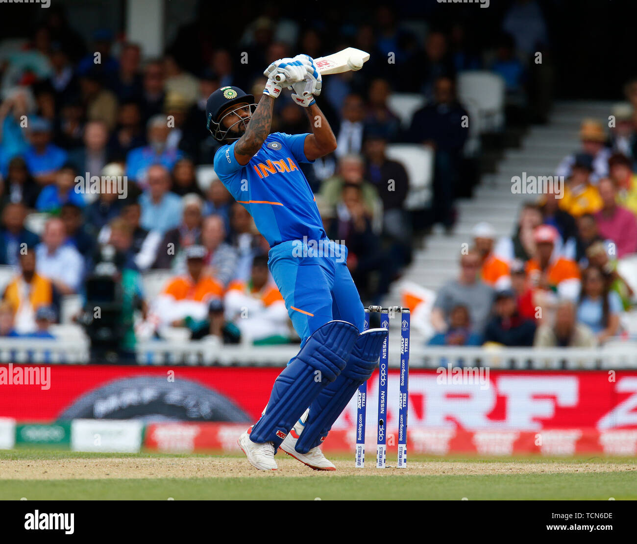 Londra, Regno Unito. 09 Giugno, 2019. Londra, Inghilterra. 09 giugno: Shikhar Dhawan dell India durante la ICC Cricket World Cup fra India e Australia al ovale Stadium il 09 giugno 2019 a Londra, Inghilterra. Credit: Azione Foto Sport/Alamy Live News Foto Stock