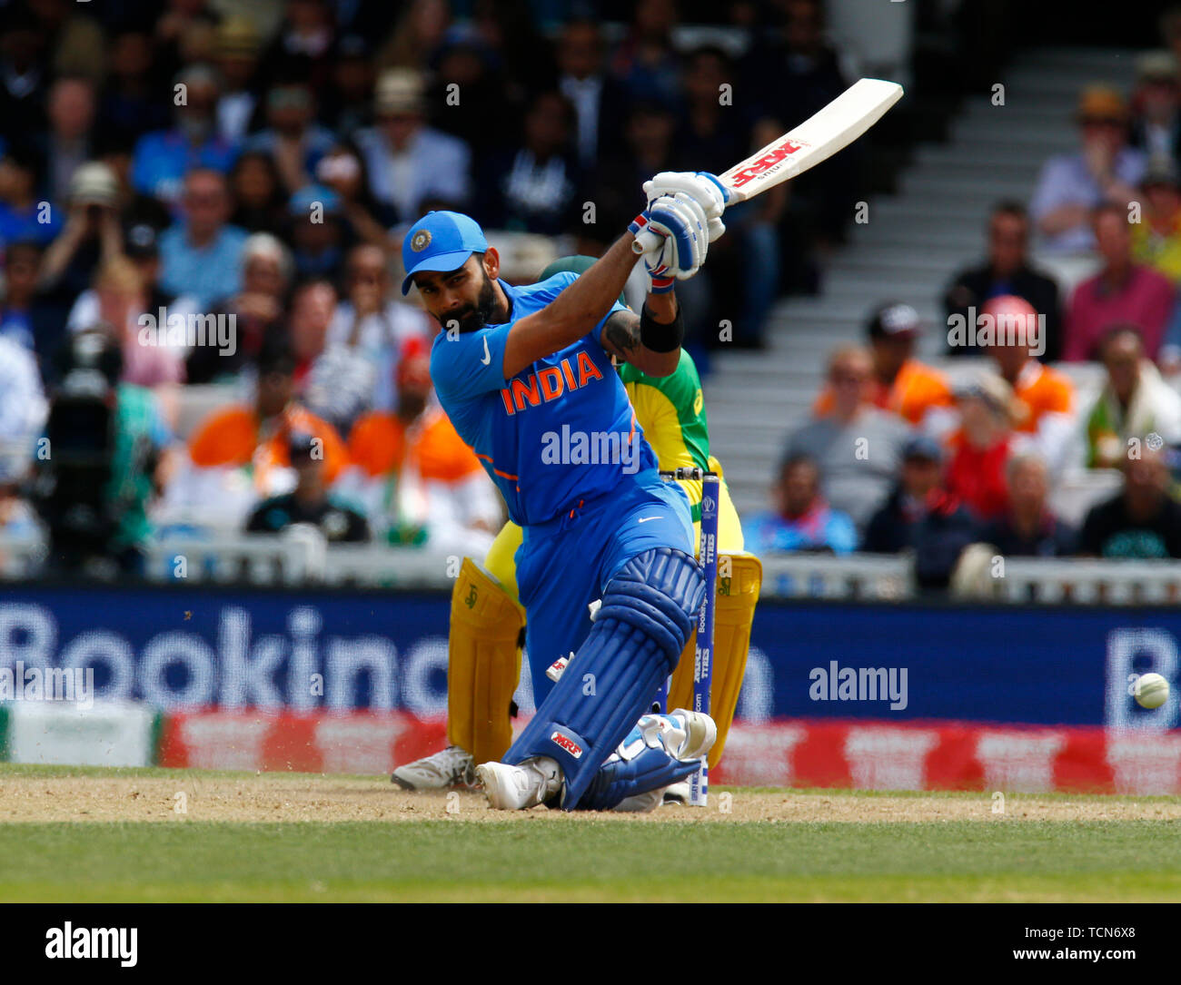 Londra, Regno Unito. 09 Giugno, 2019. Londra, Inghilterra. 09 giugno: Virat Kohli dell India durante la ICC Cricket World Cup fra India e Australia al ovale Stadium il 09 giugno 2019 a Londra, Inghilterra. Credit: Azione Foto Sport/Alamy Live News Foto Stock