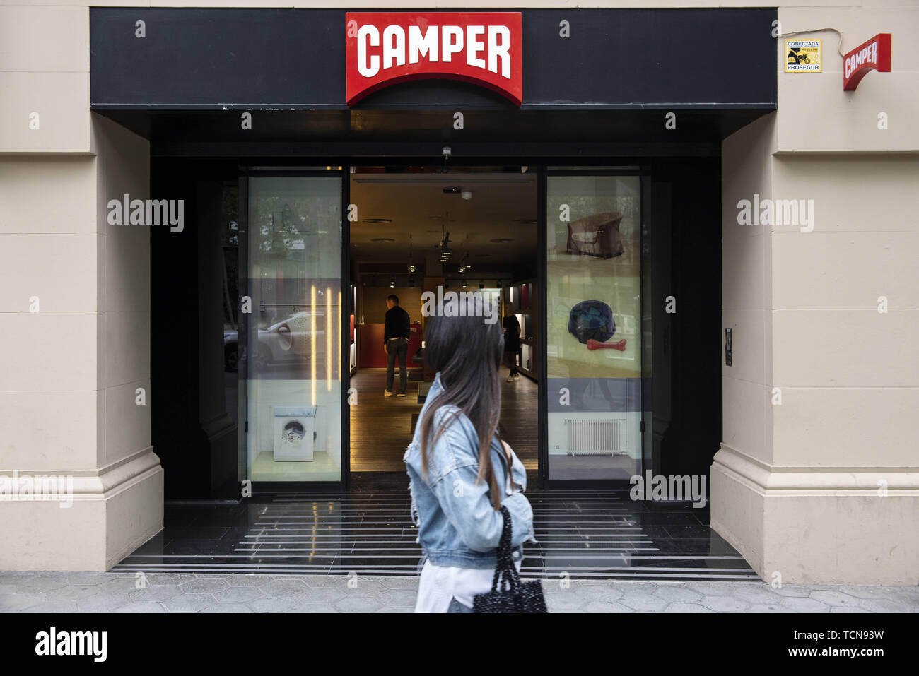 Barcellona, Spagna. 29 Maggio, 2019. Un ramo della multinazionale spagnola di fabbricazione e di vendita al dettaglio di calzature marca Camper store visto a Barcellona. Credito: Miguel Candela/SOPA Immagini/ZUMA filo/Alamy Live News Foto Stock