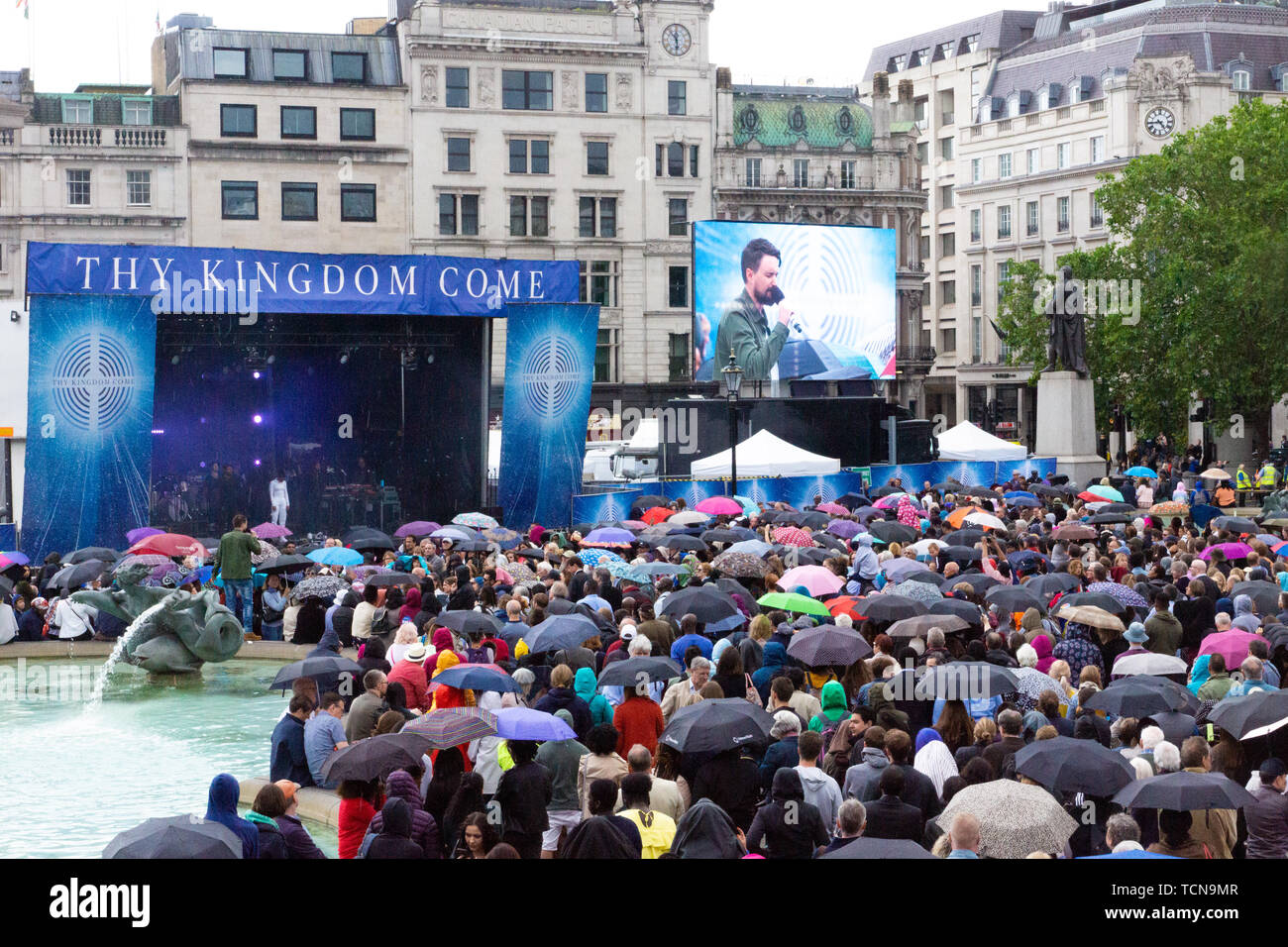 Londra, Regno Unito, 9 giugno 2019 i cristiani si riuniscono a Trafalgar Square per celebrare la festa della Pentecoste, una data importante nel calendario cristiano. I collaboratori includono leader di una serie di denominazioni diverse. Crediti: Bridget Catterall Alamy Live News S Foto Stock