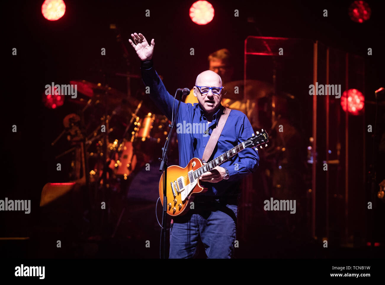 Oslo, Norvegia. 09 Giugno, 2019. Norvegia - Oslo il 9 giugno 2019. Il cantante britannico, cantautore e blues-musicista rock Mark Knopfler esegue un concerto dal vivo a Oslo Spektrum di Oslo. Credito: Gonzales foto/Alamy Live News Foto Stock