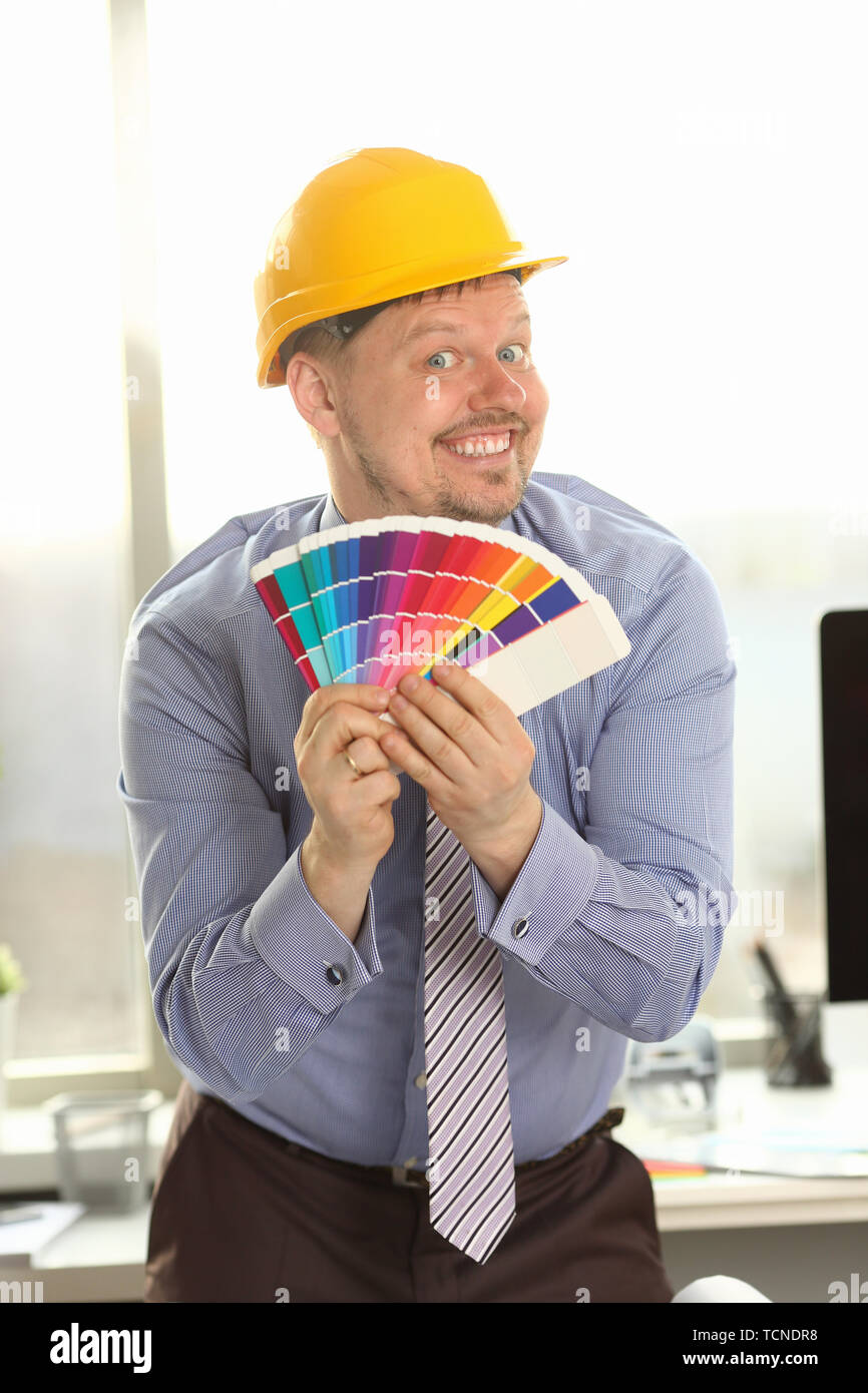 Interior Designer tenere ventaglio Tavolozza dei colori Foto Stock